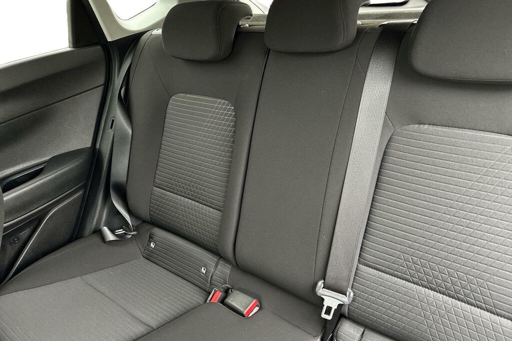 Hyundai I20 Hatchback White #9
