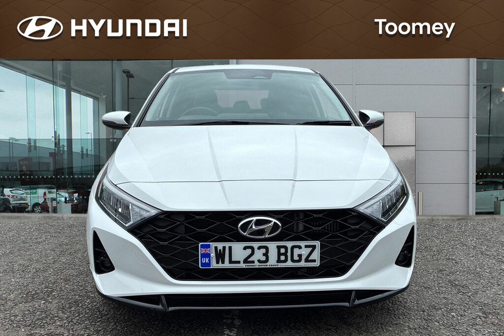 Hyundai I20 Hatchback White #7
