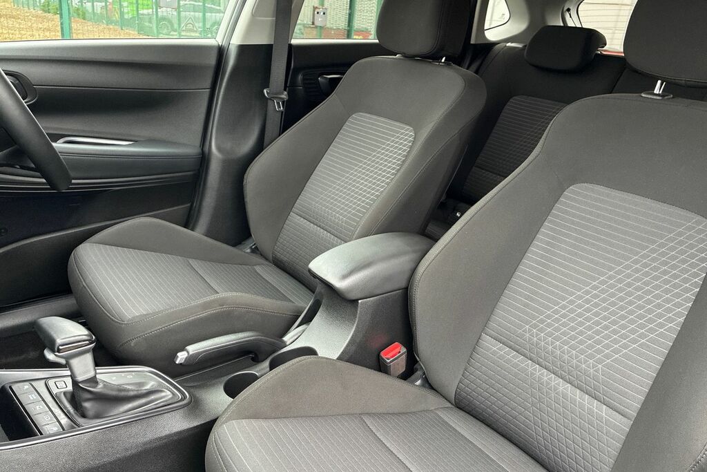 Hyundai I20 Hatchback White #14