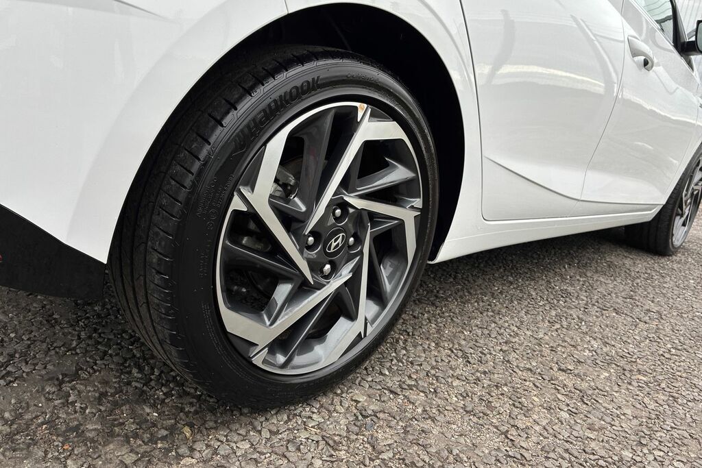 Hyundai I20 Hatchback White #13