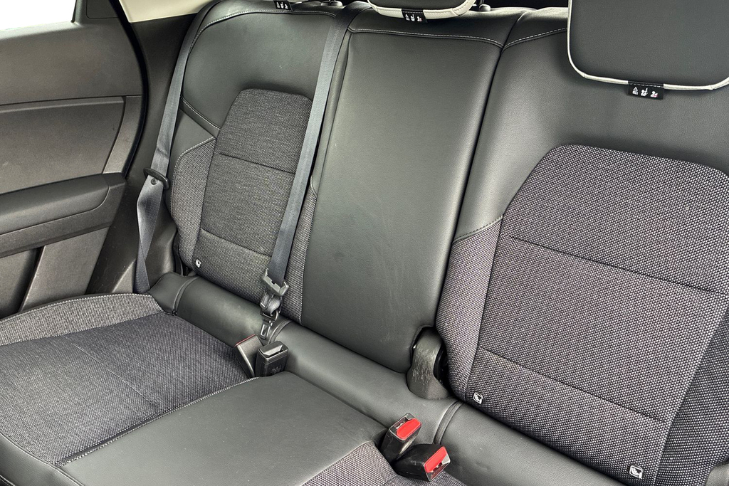 Renault Captur 1.6 E-tech Full Hybrid 145 Engin Black #9