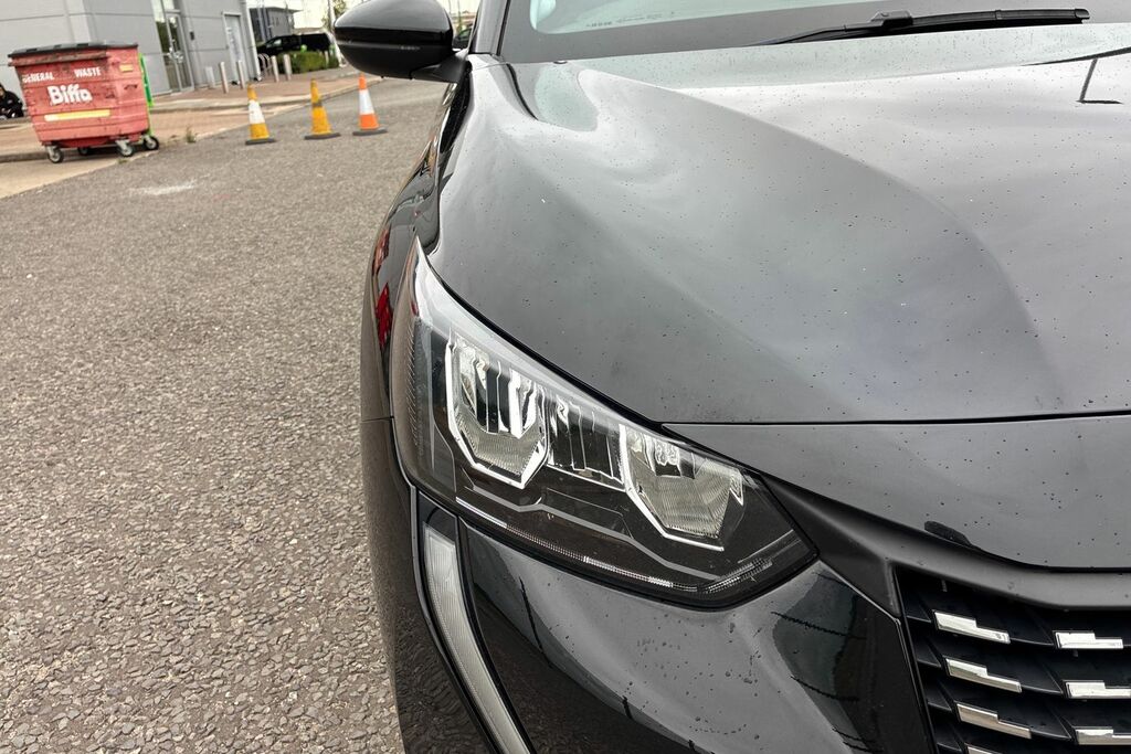 Peugeot 208 1.2 Puretech Active Premium Black #11