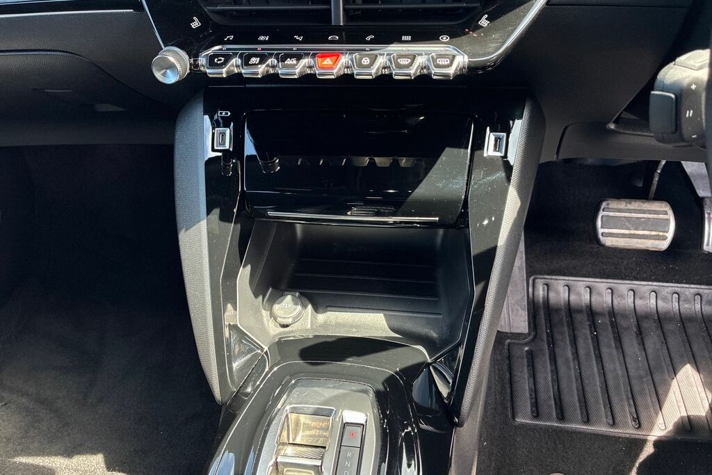 Peugeot e-2008 50Kwh Gt Premium #18