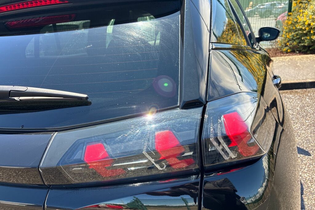 Peugeot e-2008 50Kwh Gt Premium #12