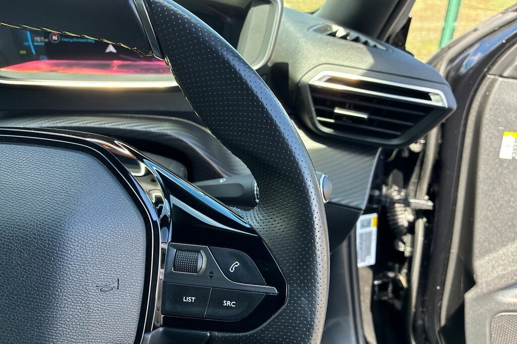 Peugeot e-2008 50Kwh Gt Premium #21