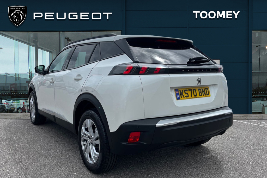 Peugeot 2008 1.2 Puretech Allure Premium Suv White #3
