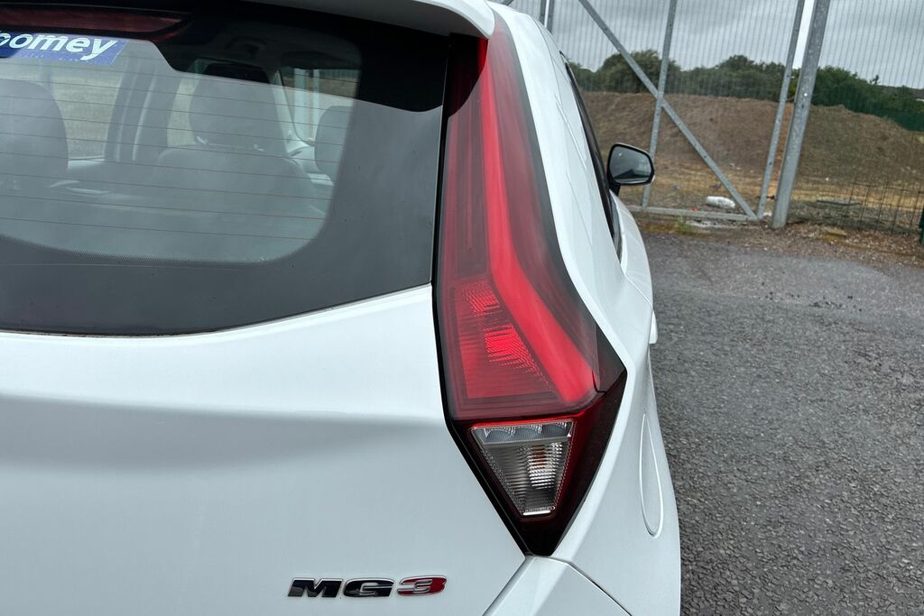 MG MG3 1.5 Vti-tech Exclusive Navigation Silver #12