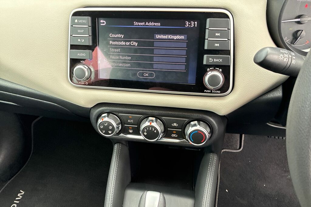 Nissan Micra Visia White #18