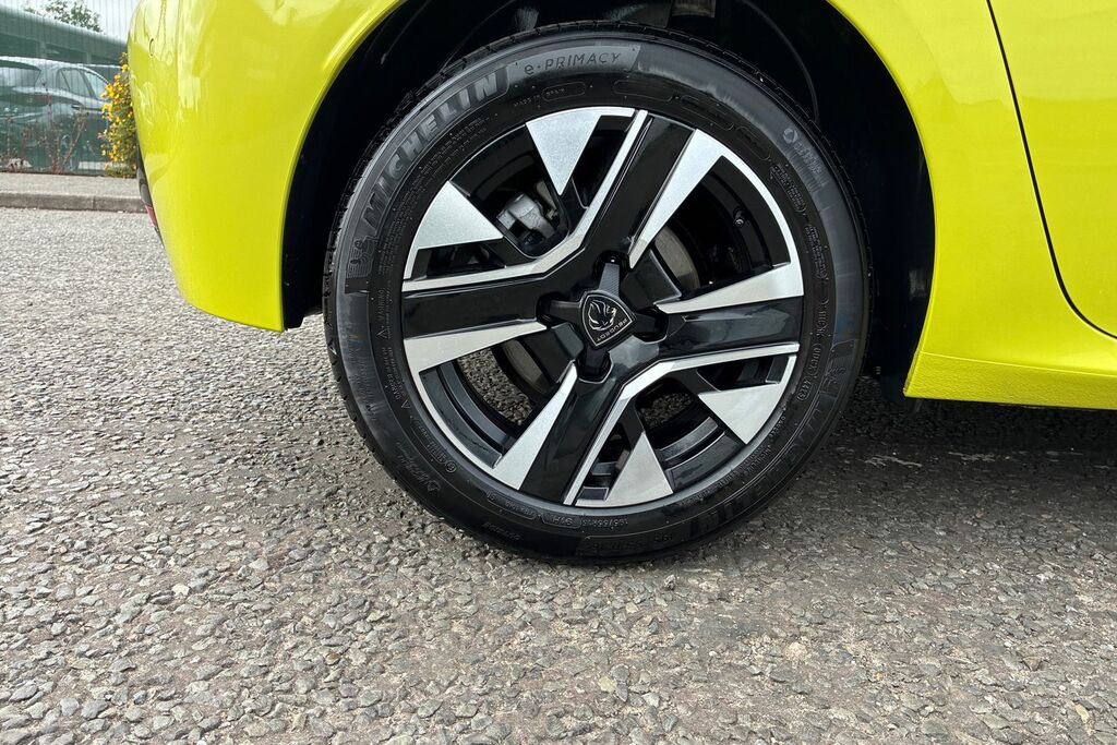 Peugeot 208 1.2 Puretech Allure Hatchback Eu Yellow #5