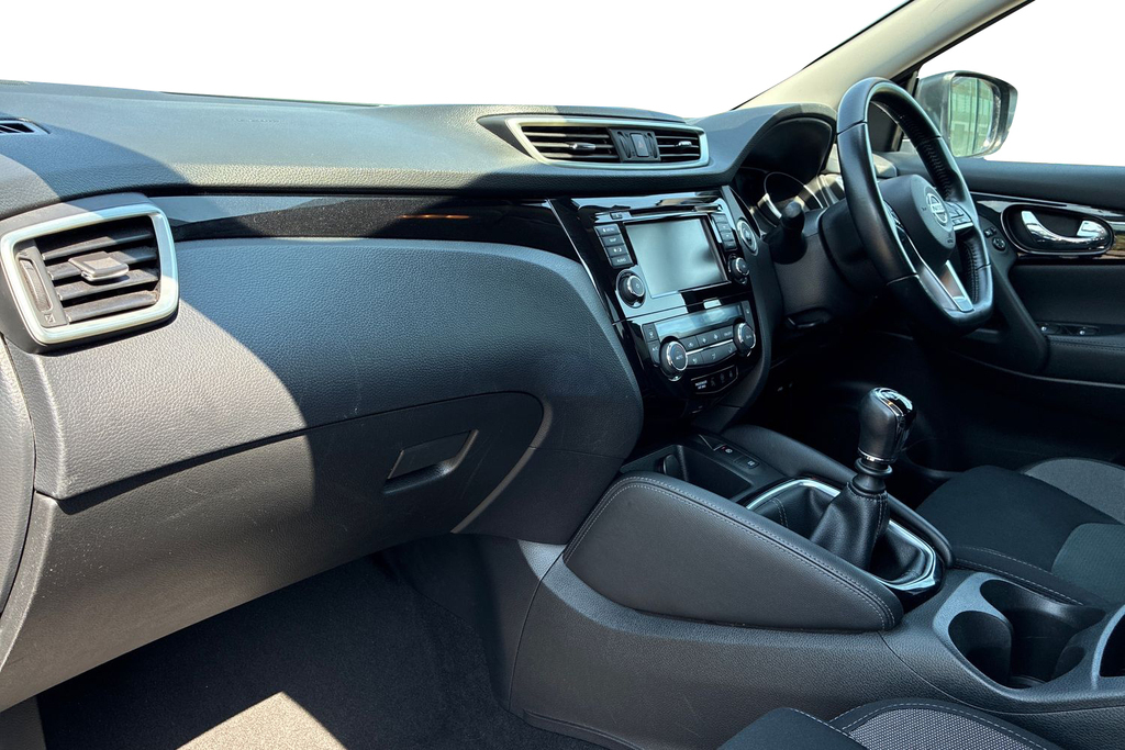 Nissan Qashqai 1.3 Dig T N Connecta Suv Euro 6 Black #2