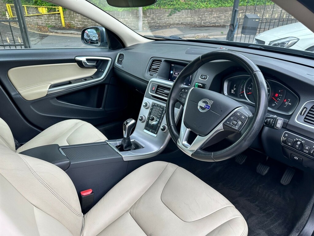 Volvo V60 2.0 D4 Se Nav Euro 6 Ss DA18WUB  #3