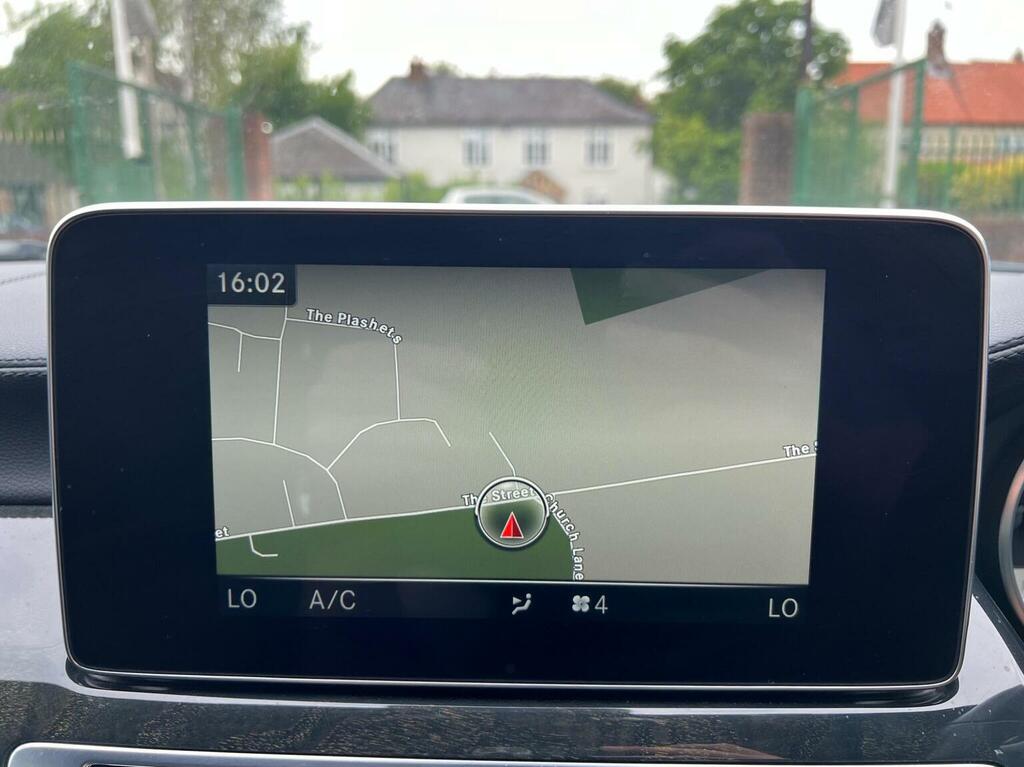 Mercedes-Benz CLS Saloon Black #25