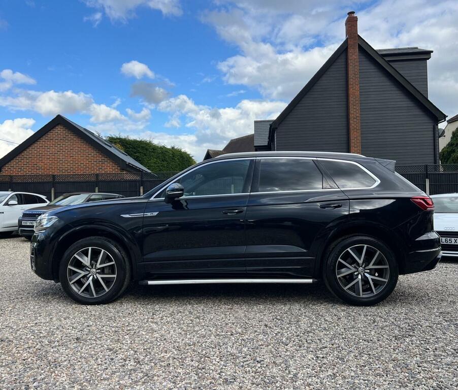 Volkswagen Touareg 3.0 Tdi V6 R-line Tiptronic 4Motion Euro 6 Ss 5 Black #3