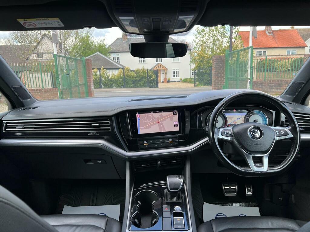 Volkswagen Touareg 3.0 Tdi V6 R-line Tiptronic 4Motion Euro 6 Ss 5 Black #4