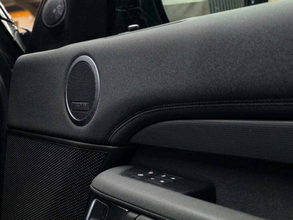 Land Rover Discovery Ed4 Se Black #11