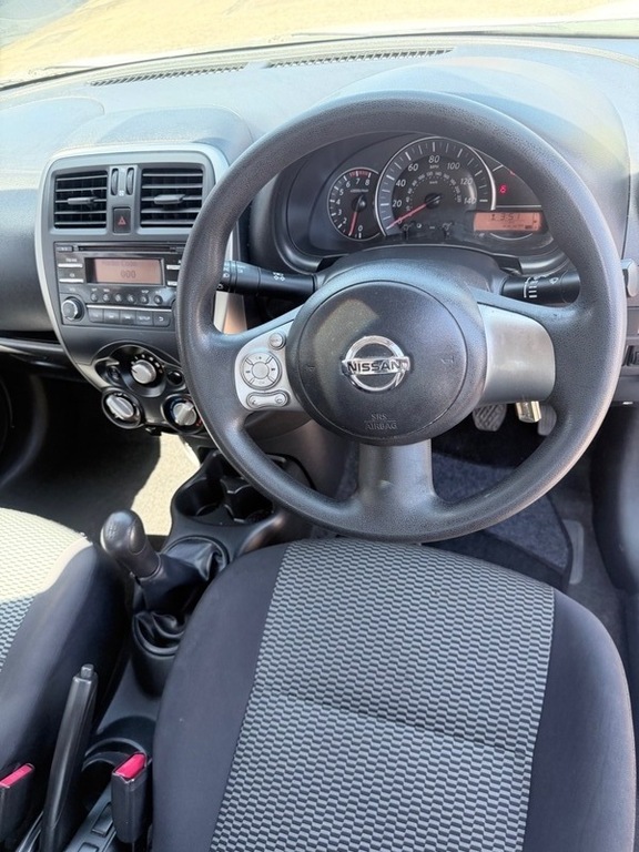 Nissan Micra Visia White #5