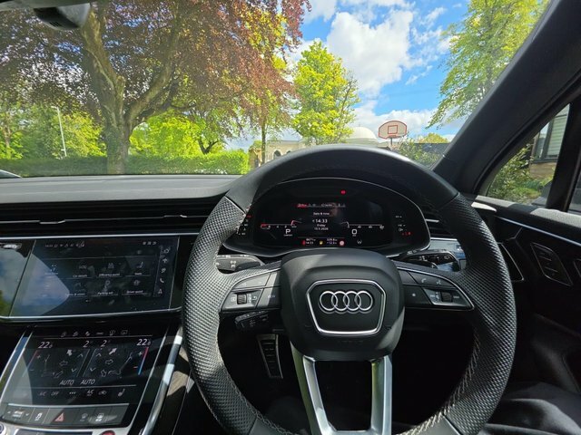 Audi SQ7 2024 4.0 Tfsi V8 Black Edition Tiptronic Quattro E Black #4