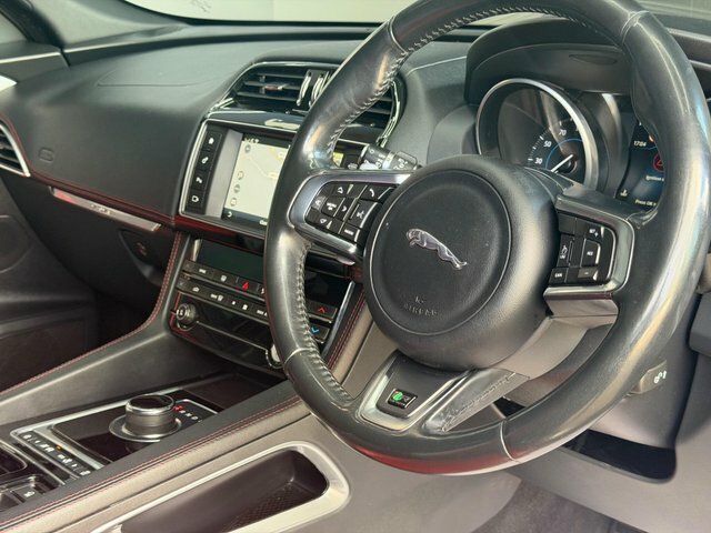 Jaguar F-Pace Suv 2.0 D180 R-sport Awd Euro 6 Ss 20 Black #34