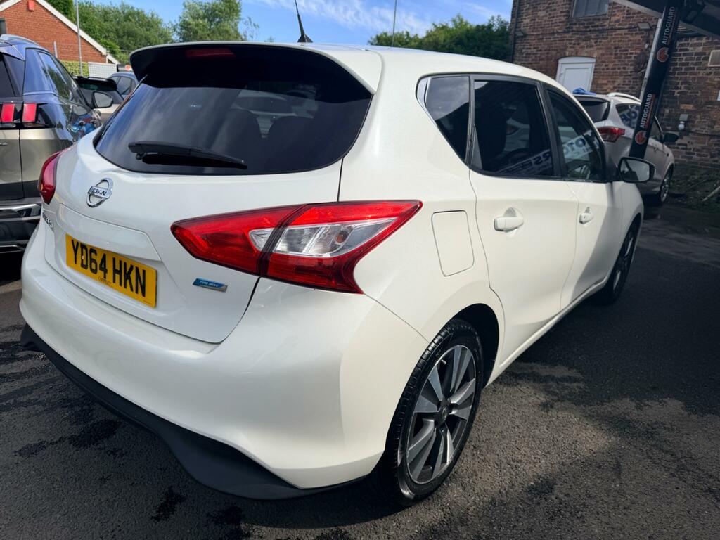 Nissan Pulsar Hatchback White #12