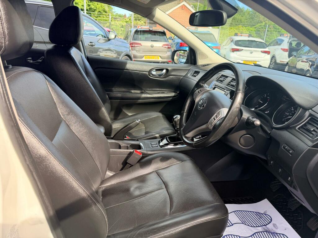 Nissan Pulsar Hatchback White #15