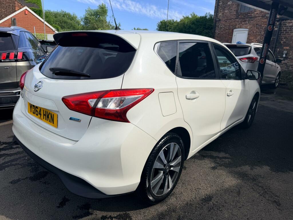 Nissan Pulsar Hatchback White #13