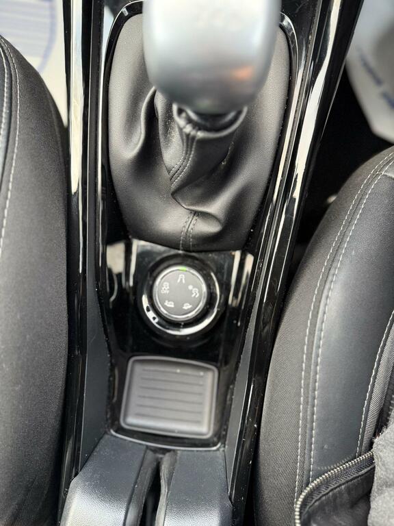 Peugeot 2008 Puretech Active 82 Grey #10