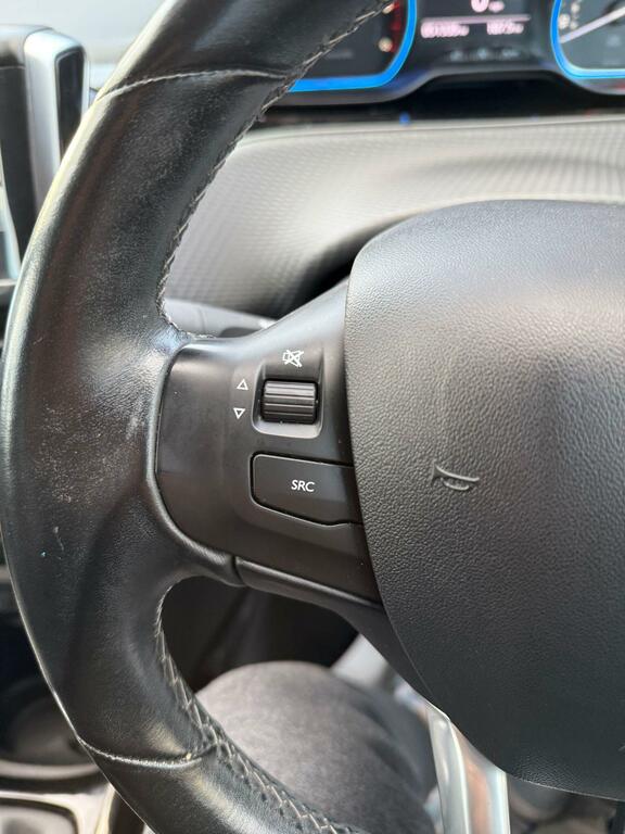 Peugeot 2008 Puretech Active 82 Grey #26