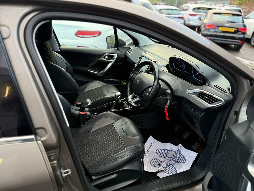 Peugeot 2008 Puretech Active 82 Grey #11