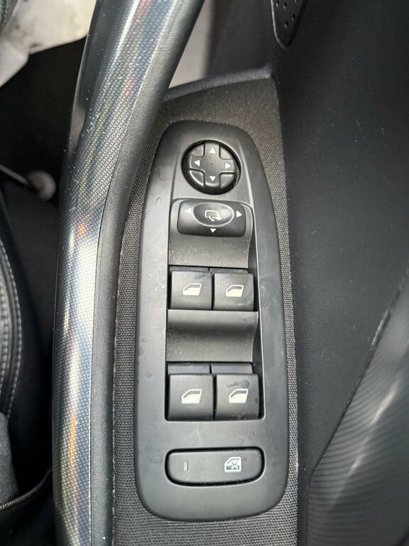 Peugeot 2008 Puretech Active 82 Grey #14