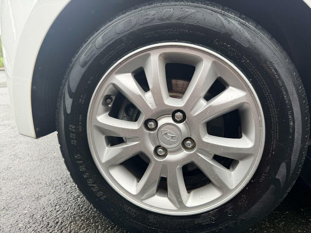 Hyundai I20 Active White #27