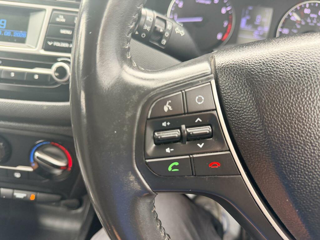 Hyundai I20 Active White #21