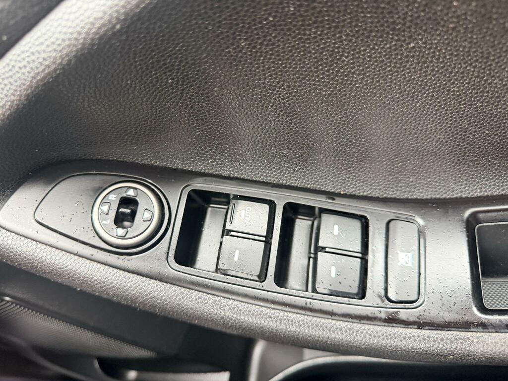 Hyundai I20 Active White #24