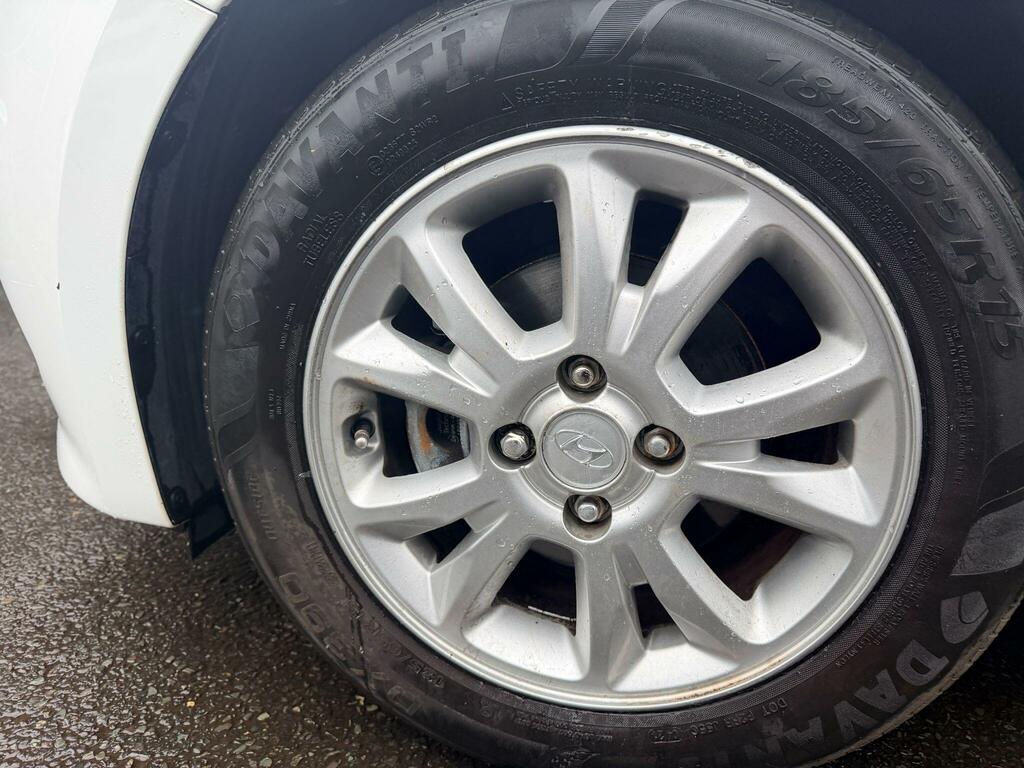 Hyundai I20 Active White #29