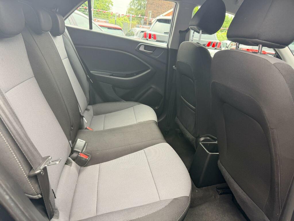 Hyundai I20 Hatchback 1.2 Se Euro 6 201767 White #15