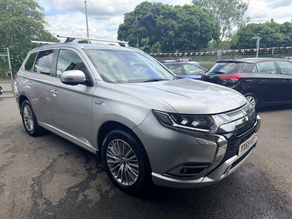 Mitsubishi Outlander 2.4H Twinmotor 13.8Kwh Dynamic Cvt 4Wd Euro 6 Ss Silver