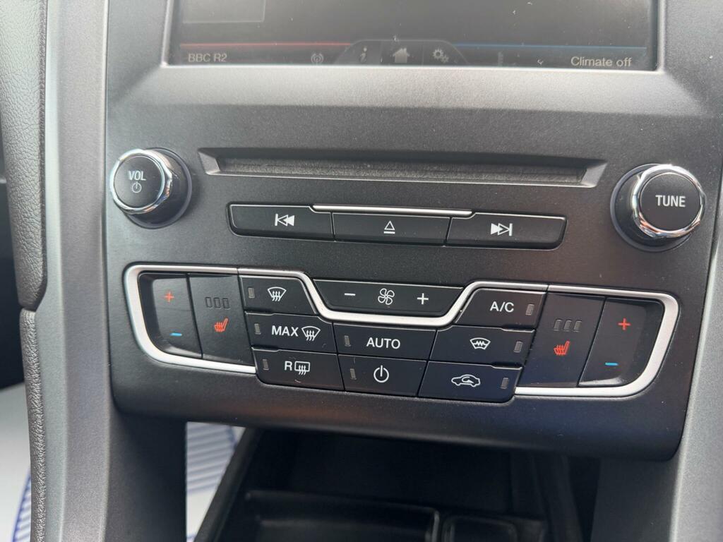 Ford Mondeo Titanium Tdci Blue #20
