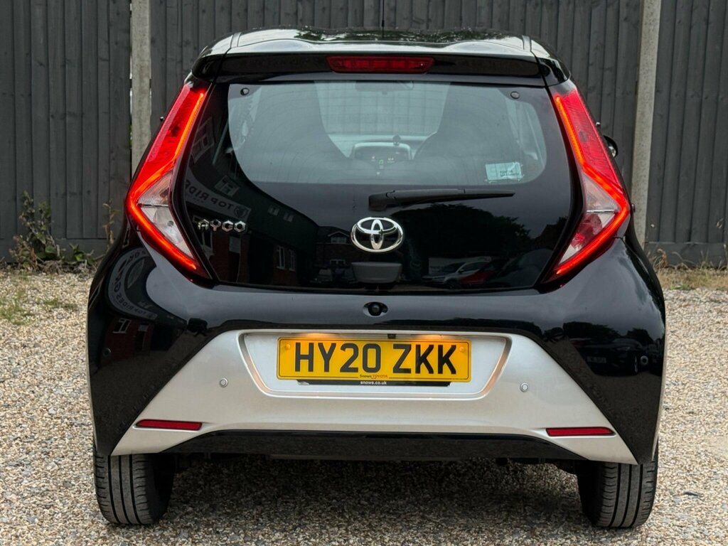 Toyota Aygo 1.0 Vvt-i X-play X-shift Euro 6 Safety Sense HY20ZKK Black #2