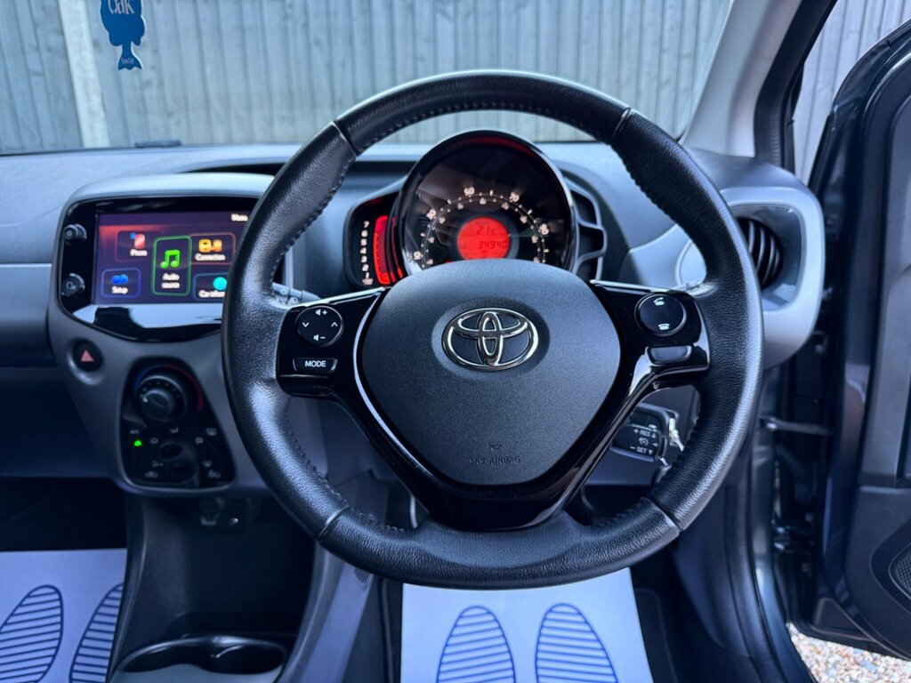 Toyota Aygo 1.0 Vvt-i X-play Euro 6 RO69XOZ Grey #5