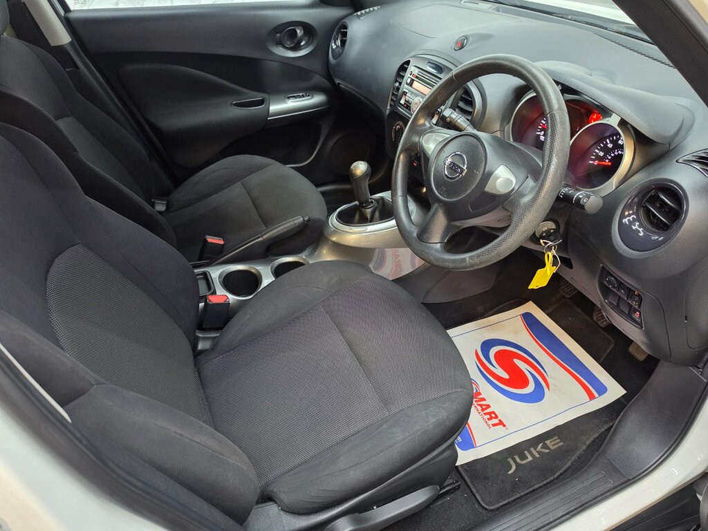 Nissan Juke Tekna Black #12