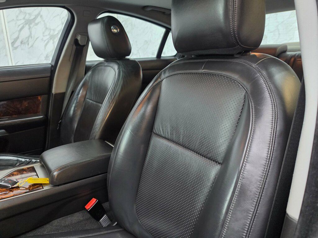 Jaguar XF 2.7D V6 Luxury Black #15