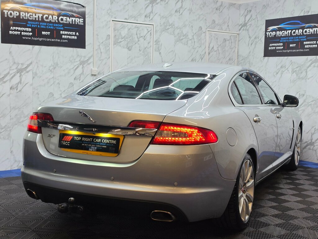 Jaguar XF 2.7D V6 Luxury Black #7