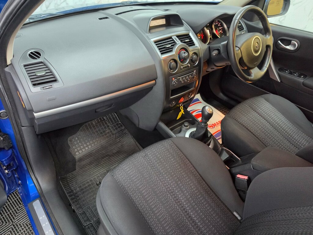 Renault Megane Dynamique Vvt 5-Door Black #12