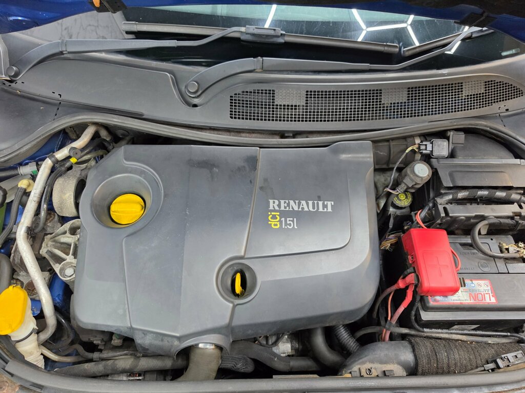 Renault Megane Dynamique Vvt 5-Door Black #21