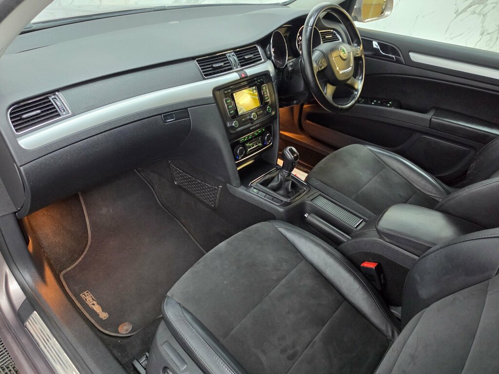 Skoda Superb 2.0 Elegance Tdi Cr Dsg 170 Bhp Grey #12