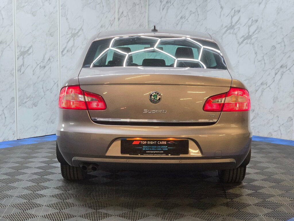 Skoda Superb 1.6 Tdi Se Plus Hatchback 105 P Purple #4