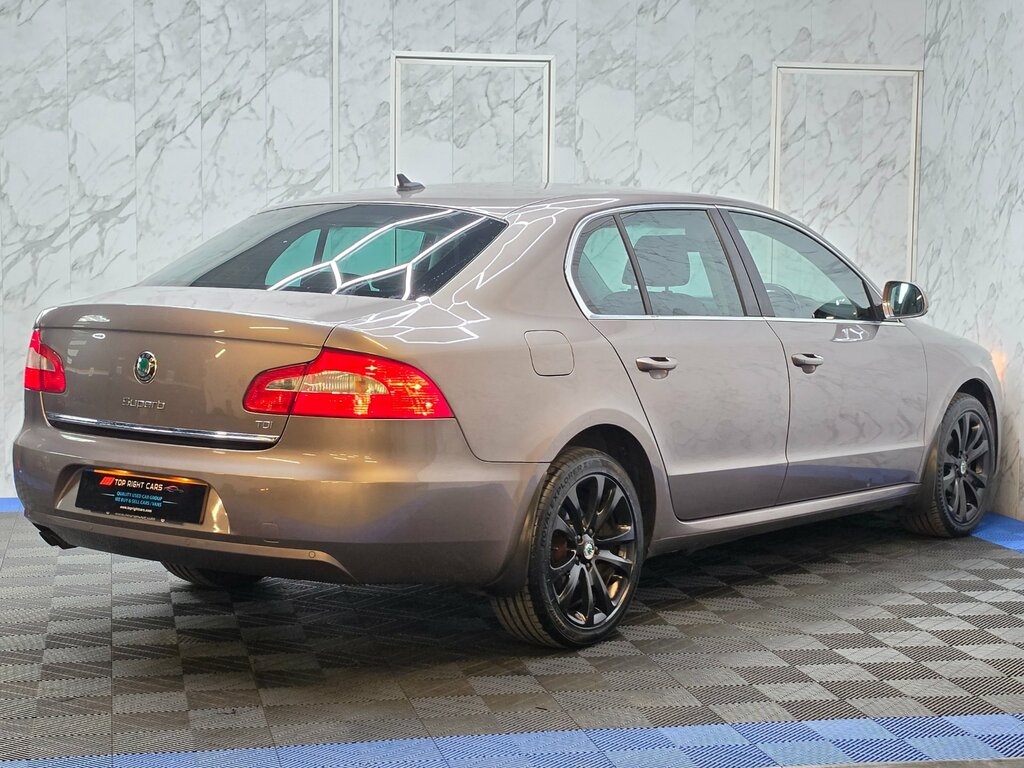 Skoda Superb 2.0 Elegance Tdi Cr Dsg 170 Bhp Grey #7
