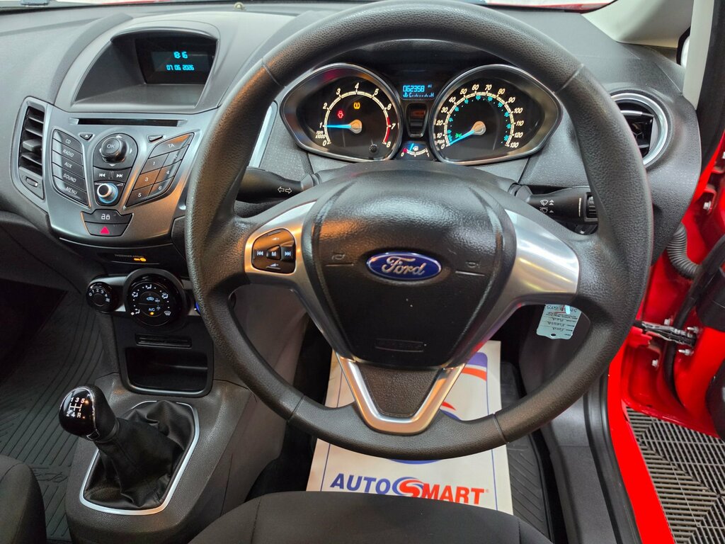 Ford Fiesta Fiesta Titanium X White #9