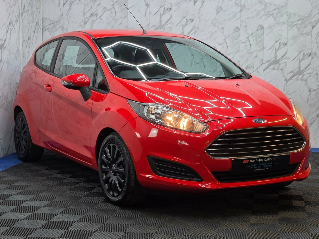 Ford Fiesta 1.25 Style Hatchback 60 Ps Red