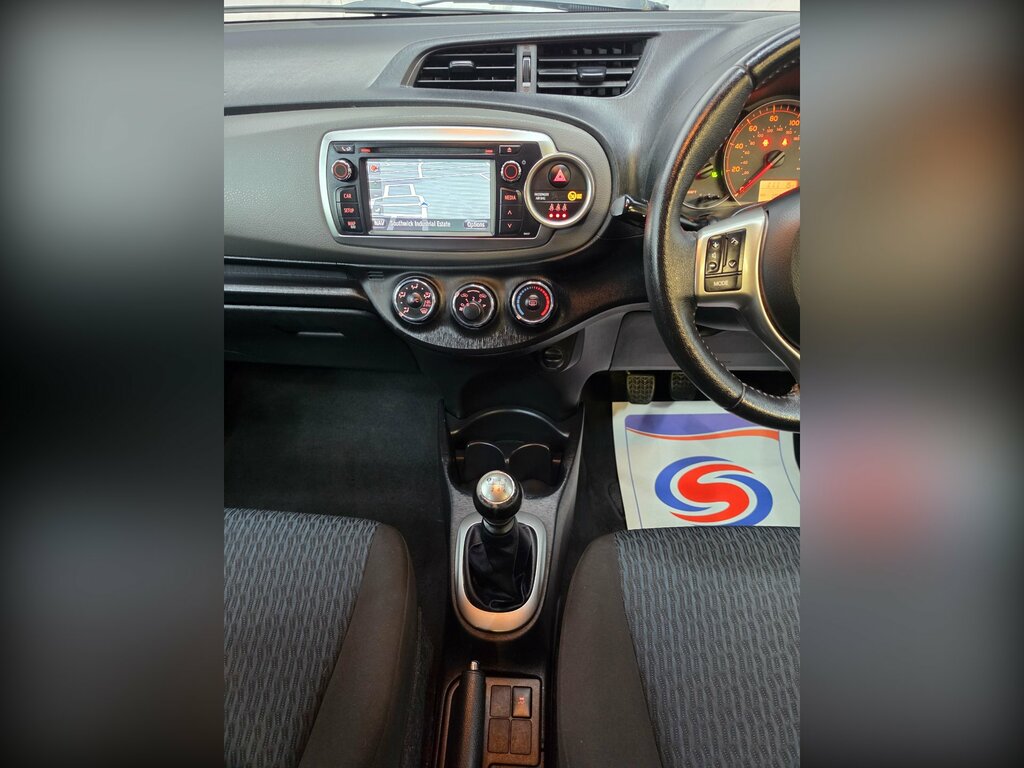 Toyota Yaris 1.4 D-4d Tr Red #11
