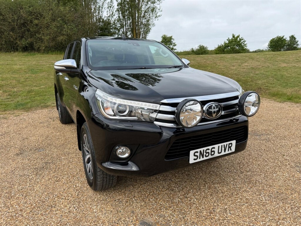 Toyota HILUX 2.4 D-4d Invincible 4Wd Euro 6 Tss Black
